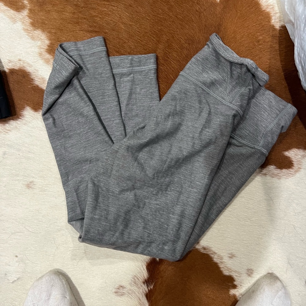 Grey lululemon cropped